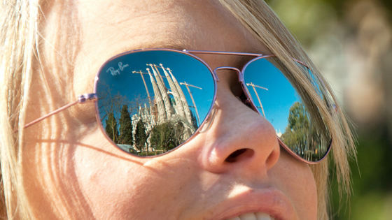 Facebook partnered with Ray-Ban to produce smart AR glasses - when technology blends with fashion Picture 4