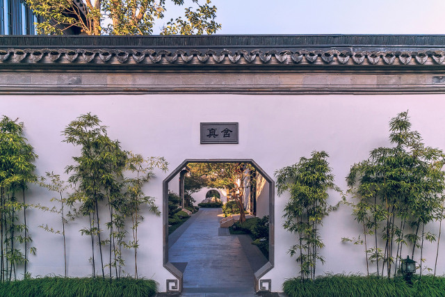 Fascinated watching the gap of billionaire Jack Ma Picture 7