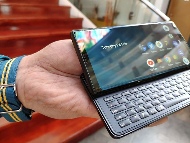 Forget the folding screen phone, this is the smartphone you really need! Picture 1