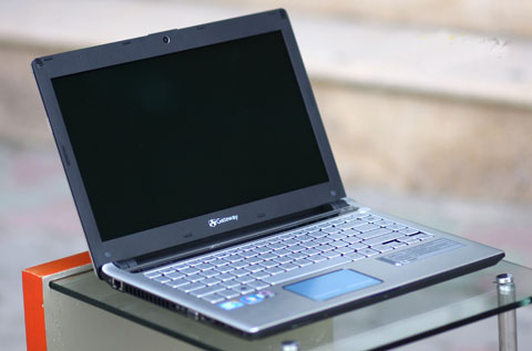 Gateway 'ultraportable' laptop pair Picture 2