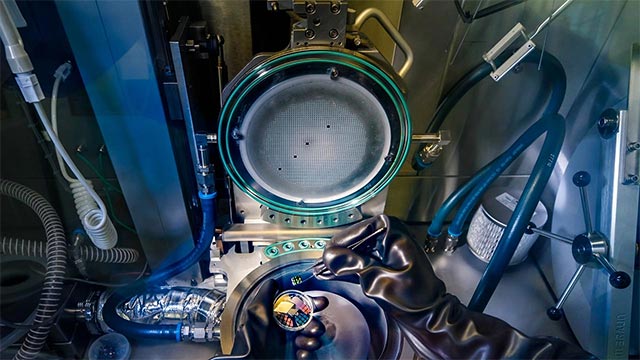 Glowing silicon: The key to big strides in the semiconductor industry Picture 1