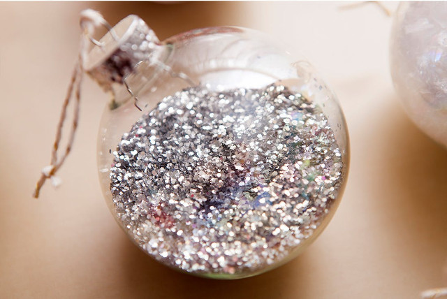 Guide to decorate the Christmas balls more brilliant Picture 4