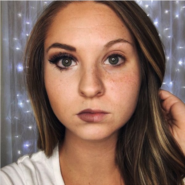 Half-face makeup: Moves to fever on social networks Instagram Picture 11