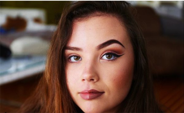 Half-face makeup: Moves to fever on social networks Instagram Picture 16