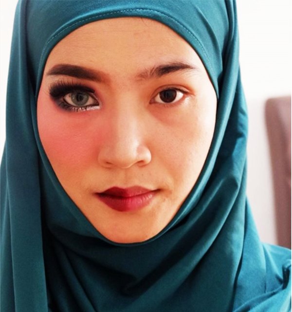Half-face makeup: Moves to fever on social networks Instagram Picture 3