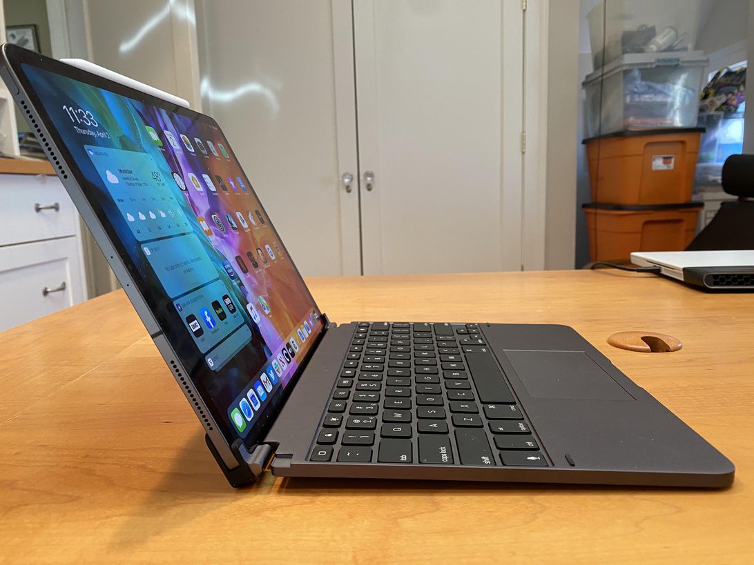 Hands-on with the iPad Pro's first trackpad keyboard case Picture 5