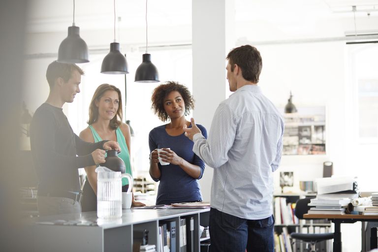 Here are 10 verbs that should be used when defining a good leader Picture 2