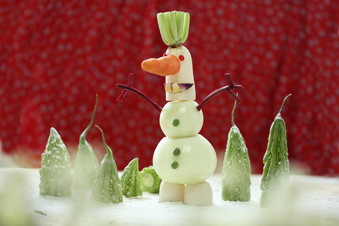 'Ho turned' vegetables into super funny Christmas decorations Picture 3