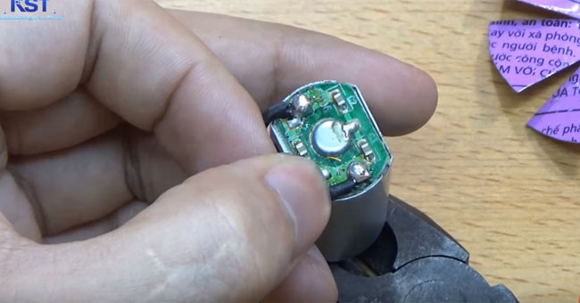 Homemade portable vacuum cleaner is easy to imagine Picture 7