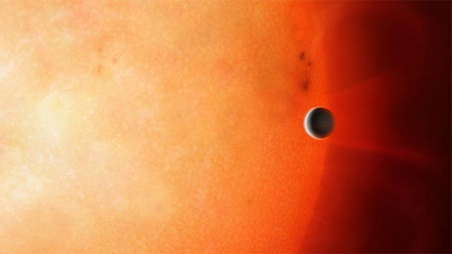 Hot Jupiter is being torn apart by its host star Picture 1