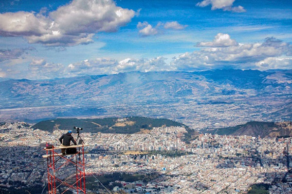 How is the process of capturing billions of Pixel photos? Picture 3