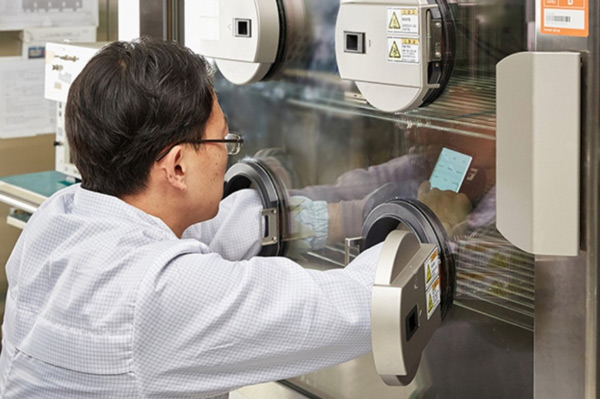 How must Samsung's smartphones and smartwatch go through a rigorous quality control process? Picture 14