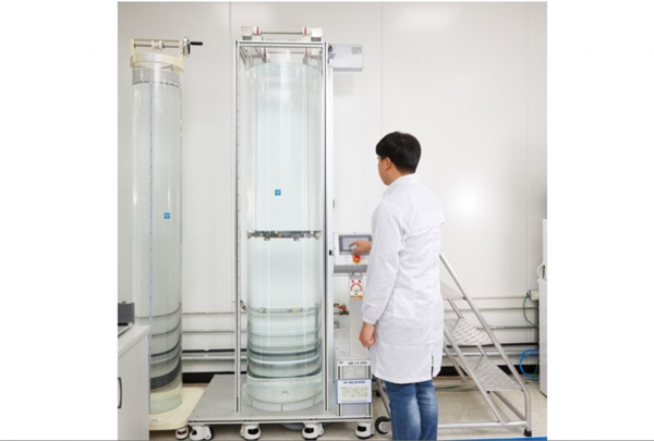 How must Samsung's smartphones and smartwatch go through a rigorous quality control process? Picture 7