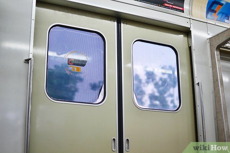 How to Be Considerate on Public Transport Picture 11