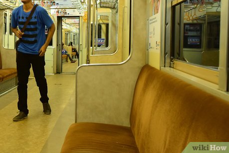 How to Be Considerate on Public Transport Picture 14