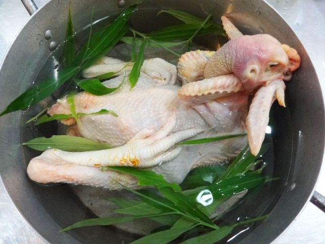 How to boil delicious and beautiful chicken, no crack Picture 2