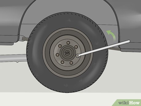 How to Change a Truck Tire Picture 4