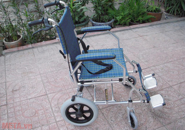 How to choose medical wheelchairs for the elderly and patients Picture 2