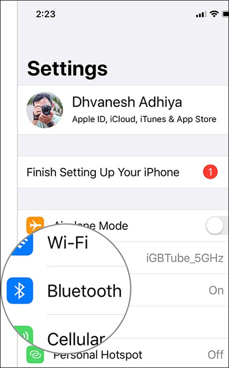 How to connect 2 AirPods to iPhone to share music Picture 2