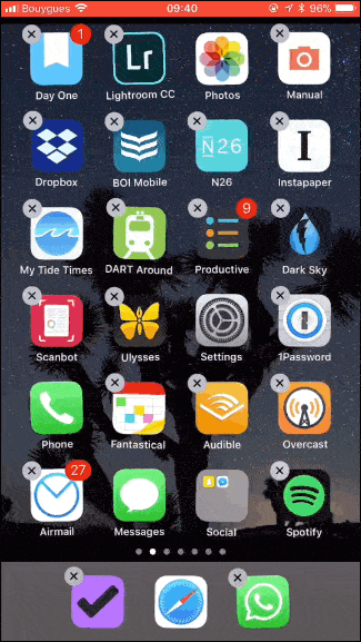 How to create folders on iPhone Dock Picture 3