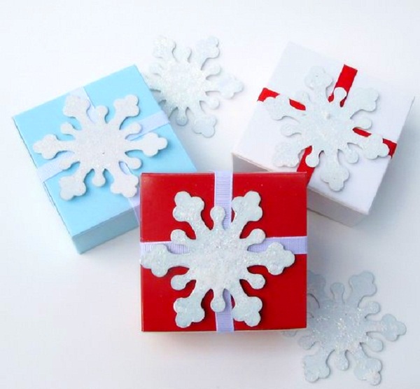 How to cut snowflakes with Christmas decorations according to the kirigami art of Japan Picture 23