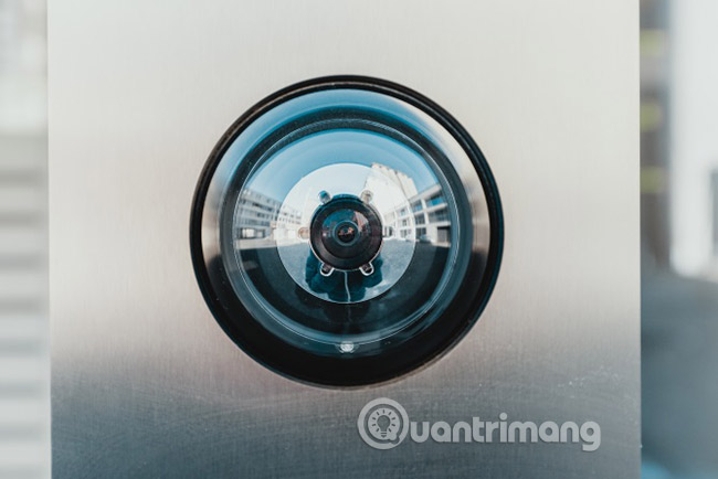 How to detect hidden cameras and devices that simply sneak in the room Picture 1