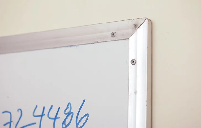 How to detect hidden cameras and devices that simply sneak in the room Picture 5