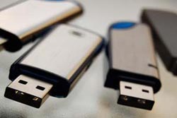 How to distinguish 'fake' USB from real goods Picture 1