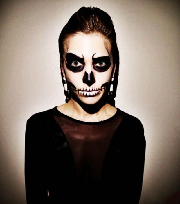 How to draw a mysterious, attractive mask for Halloween night Picture 14