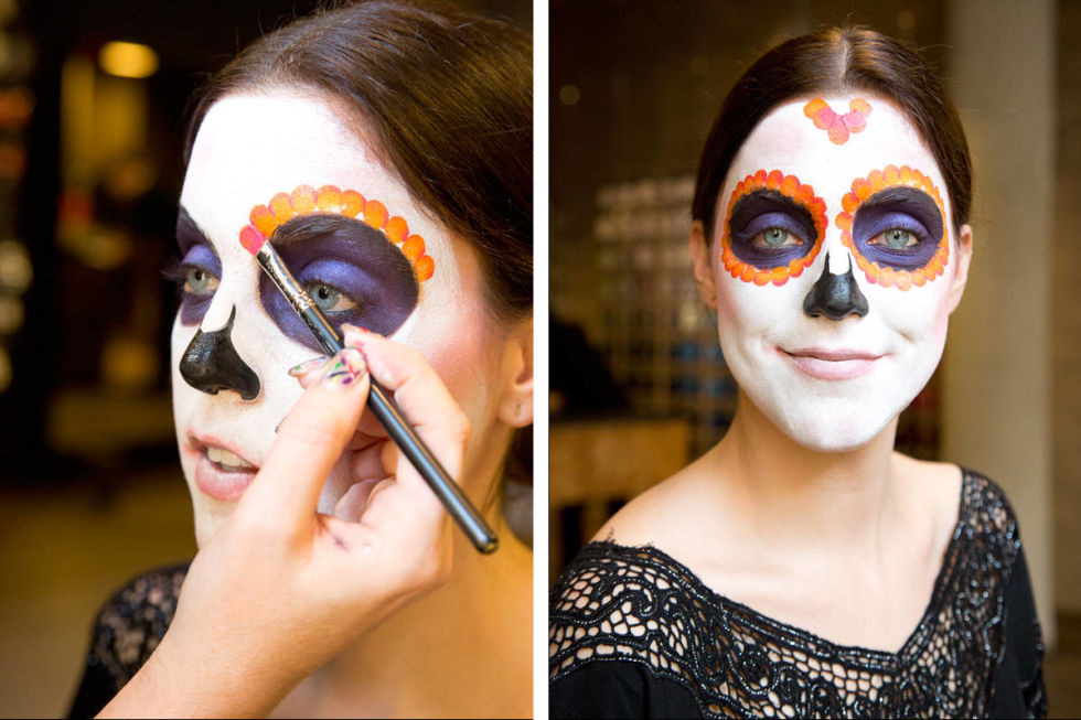 How to draw a mysterious, attractive mask for Halloween night Picture 6