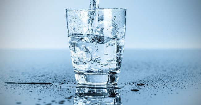 How to drink water? See advice from experts! Picture 2