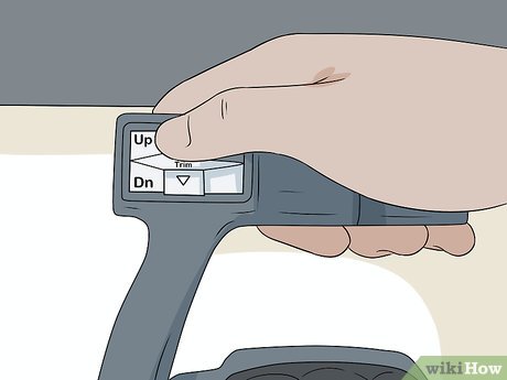 How to Drive a Bass Boat Picture 6