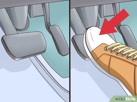 How to Drive a Car With an Automatic Transmission Picture 11