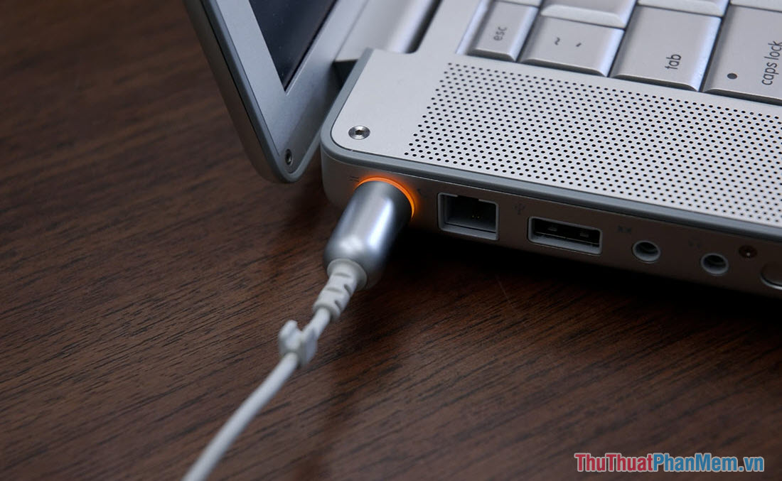 How to fix a laptop with a full battery but unplug the charger then turn itself off Picture 6