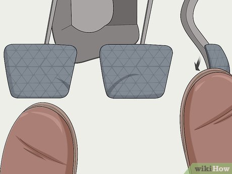 How to Get Started on a Hill when Driving a Manual Transmission Car Picture 13