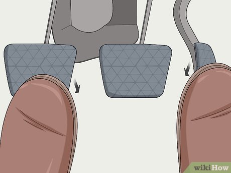 How to Get Started on a Hill when Driving a Manual Transmission Car Picture 7