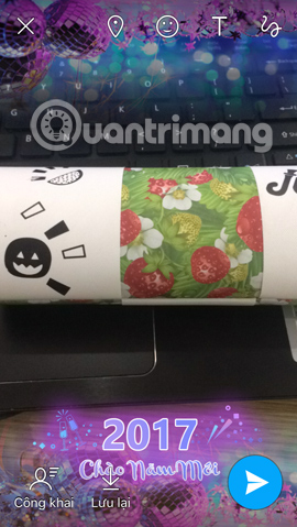 How to insert stickers into videos, images on Zalo Picture 3