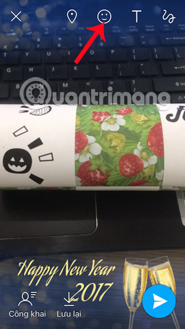 How to insert stickers into videos, images on Zalo Picture 5