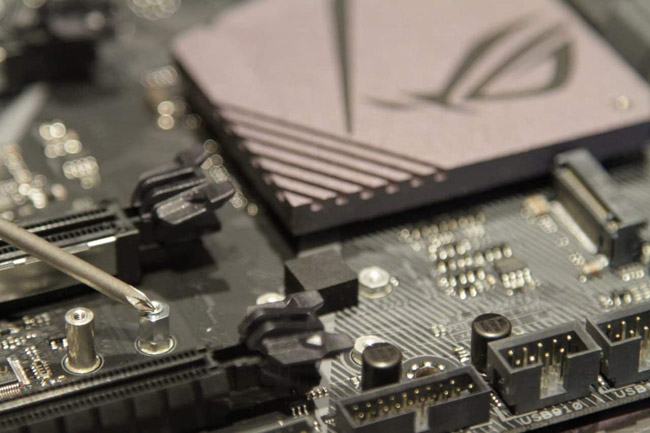 How to install SSD hard drive NVMe M.2? Picture 6