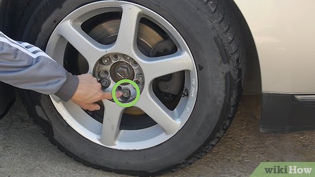 How to Loosen Lug Nuts Picture 3