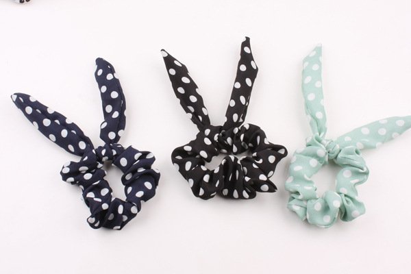 How to make a rabbit's hair tie to a sister on October 20 Picture 20