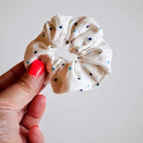 How to make a rabbit's hair tie to a sister on October 20 Picture 9