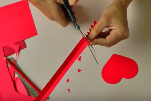 How to make a unique heart box containing 20 - 10 gifts Picture 8