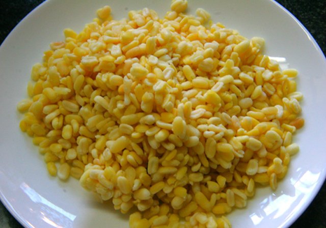 How to make baked moon cakes simply by electric rice cooker Picture 3