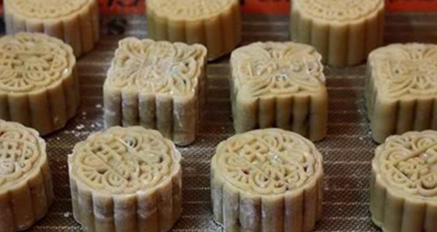 How to make baked moon cakes simply by electric rice cooker Picture 6