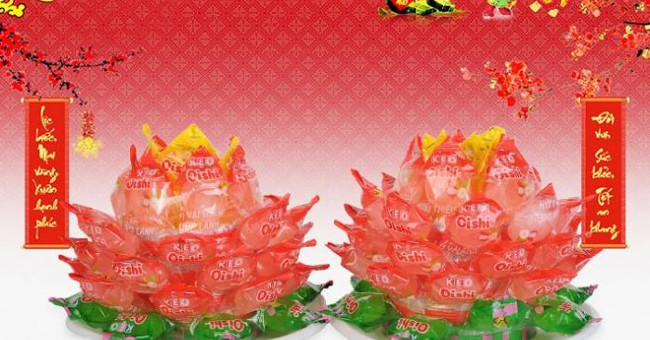 How to make beautiful lotus flowers from Oishi candies displayed on the altar of Tet Picture 6