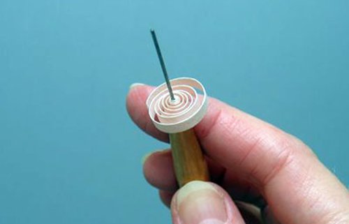 How to make cards March 8 with simple roll paper Picture 5