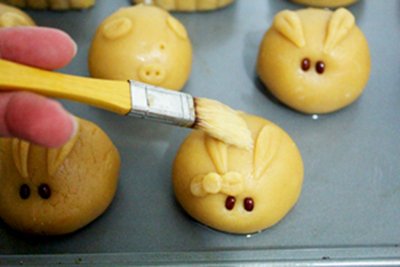 How to make moon cakes into lovely animals Picture 7