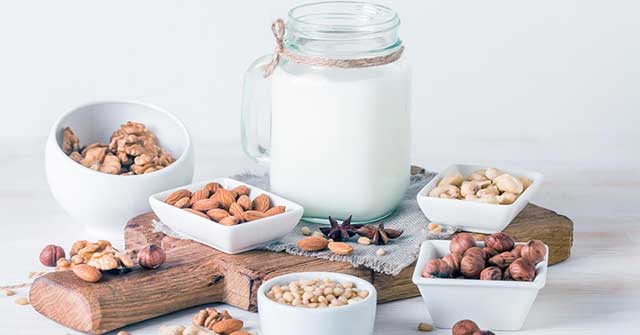 How to make nut milk with a simple slow press at home Picture 2