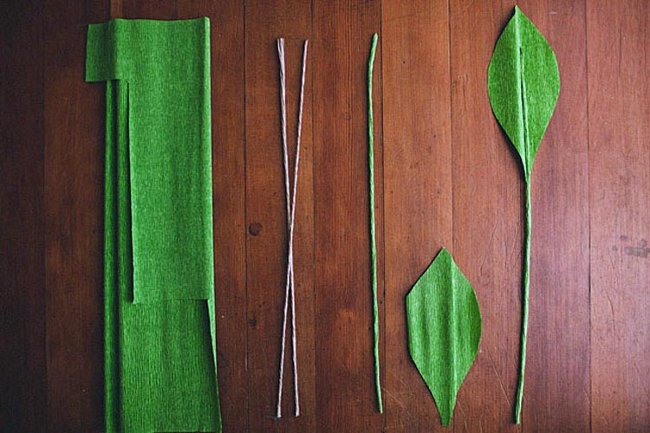 How to make roses from shrugged paper for girlfriends on International Women's Day 8/3 Picture 7